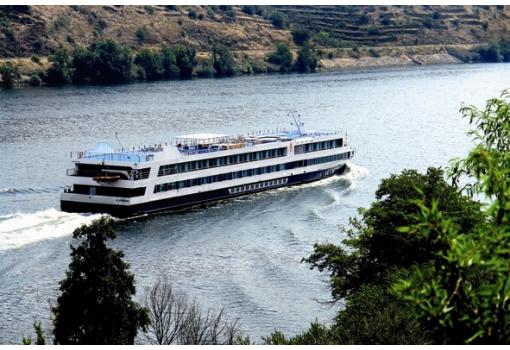 Disfrute del placer de navegar por el sosegado rio Duero
